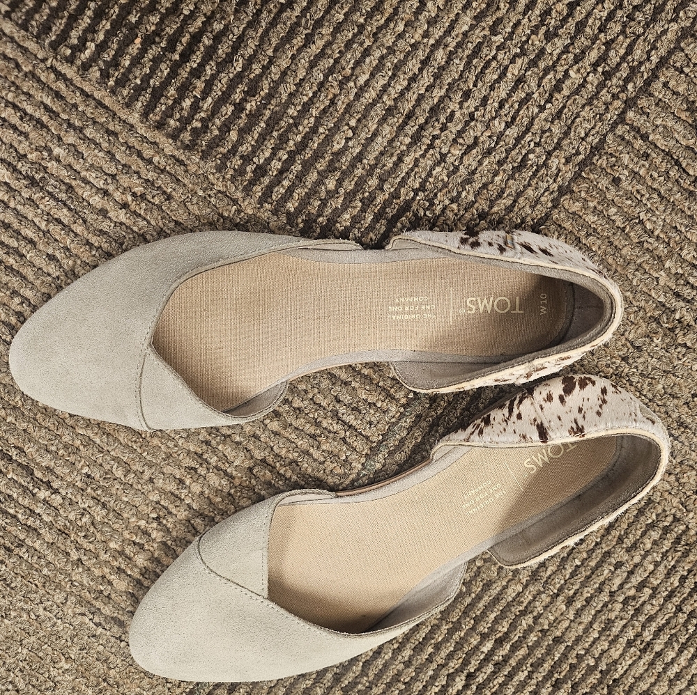 TOMS Women's Gray and Animal Print Loafers